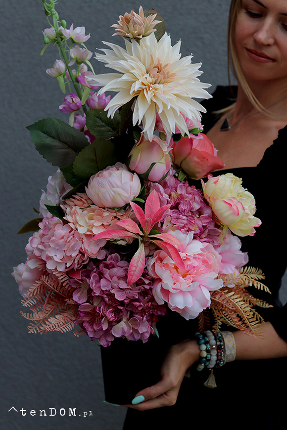 Morena, bukiet nagrobny we wkładzie	