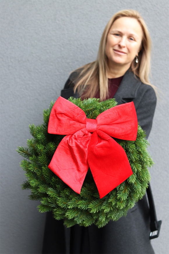 Klasyczna Czerwień Na Święta, wianek z kokardą	