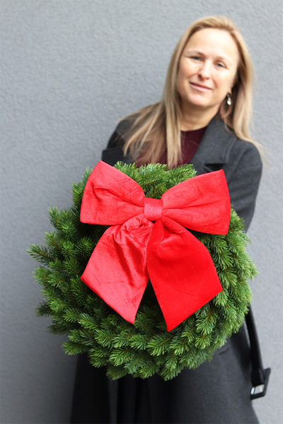 Klasyczna Czerwień Na Święta, wianek z kokardą	