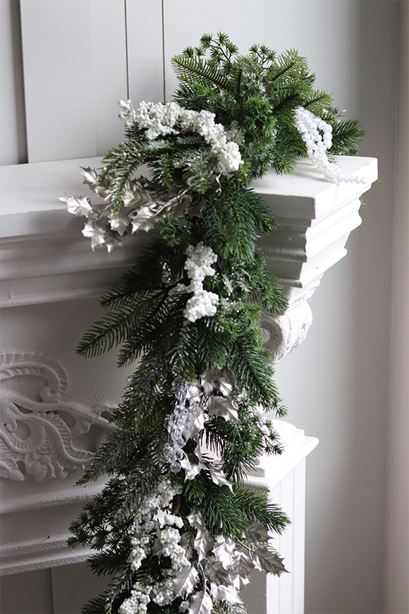 Laluna, zielona girlanda na kominek