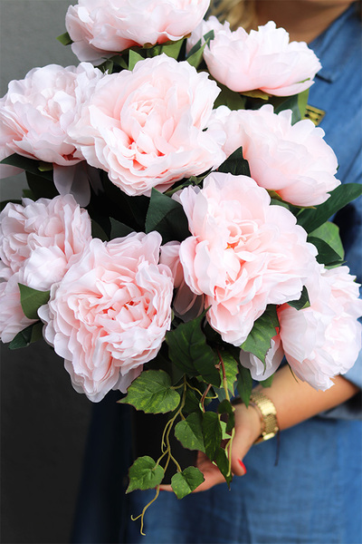 pastelowy bukiet nagrobny we wkładzie, Peonies