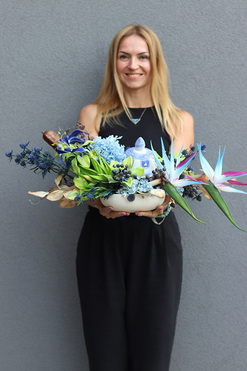 Amfora Italia, kompozycja kwiatowa z ceramiką, wym.22x70x30cm