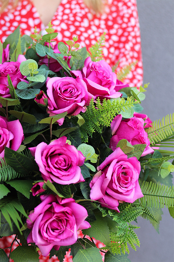 Różany Ogród, kompozycja nagrobna w misie