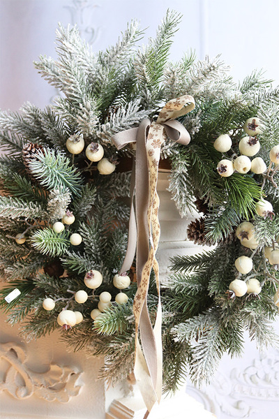 Skandynawska Noc, bożonarodzeniowy wianek na drzwi