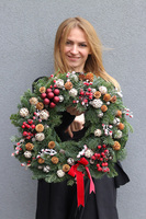 Redina Nobilis, świąteczny wianek z żywymi gałązkami