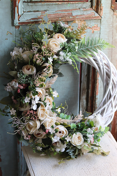 Tatiana, asymetryczny wianek na drzwi, śr.45cm 