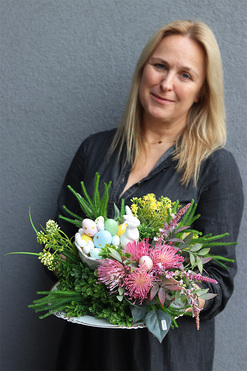 Delicatne Pudry, stroik wielkanocny na talerzu, wym.28x40cm