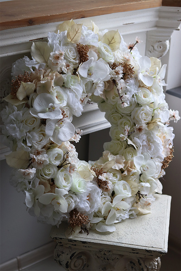 Kremowa Kraina, elegancki wianek na drzwi