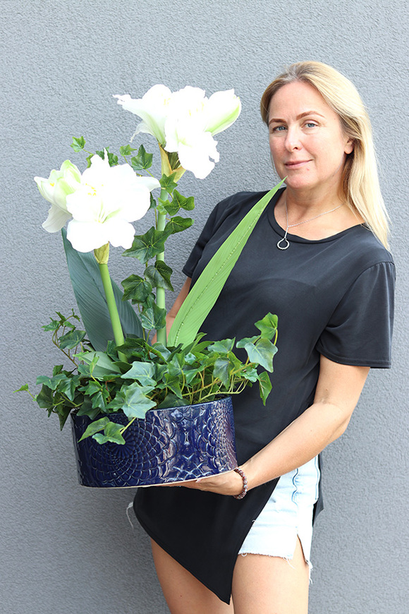 Amarylis Biel, wysokiej jakości sztuczna roślina w granatowej donicy, wys.70cm