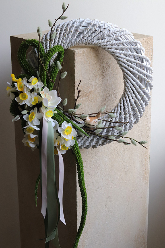 Seritte, asymetryczny wianek wiosenny