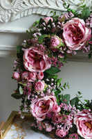 Rosa Aria, piękny kwiatowy wianek na drzwi