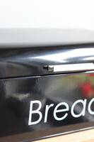 Bread, metalowy chlebak, czarny