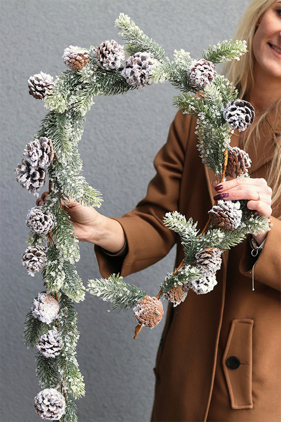 Iced Pine, girlanda zimowa z kryształkami