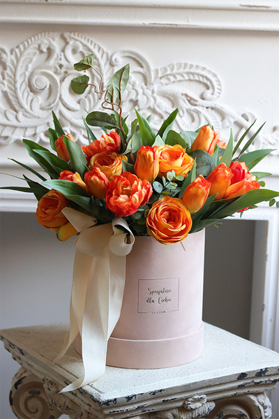 Orange Decor, flowerbox welurowy z pomarańczowymi kwiatami