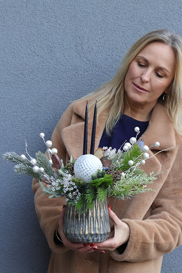 Hellina Bosco, świąteczny stroik w szklanym naczyniu