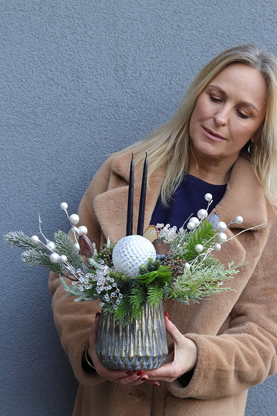 Hellina Bosco, świąteczny stroik w szklanym naczyniu