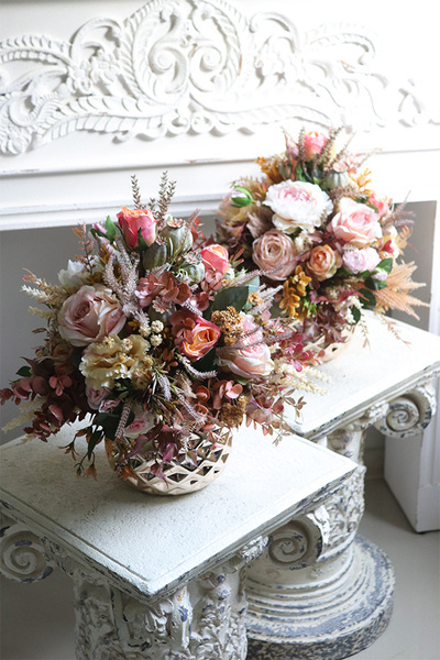 Galicja New, barwna kompozycja w złotej donicy