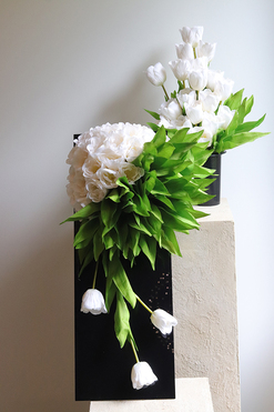 Tulippo New Design White Chalice, dekoracja nagrobna na płycie, wym.70x25cm