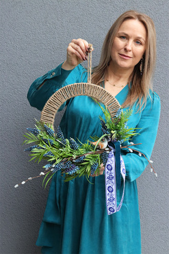 Szafirkowo, wiosenny wianek dekoracyjny z ptaszkiem, rozp.44cm