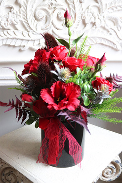 Czerwonna kompozycja w czarnym naczyniu, wym.39x20m