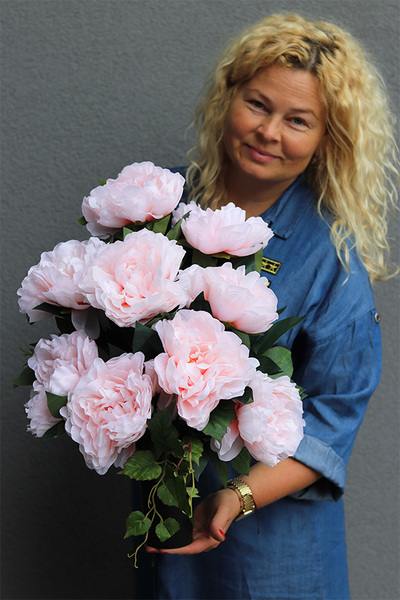 pastelowy bukiet nagrobny we wkładzie, Peonies