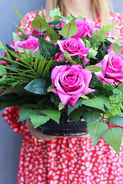 Różany Ogród, kompozycja nagrobna w misie