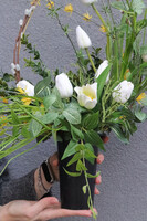 Easter Tulips, wielkanocny bukiet nagrobny we wkładzie