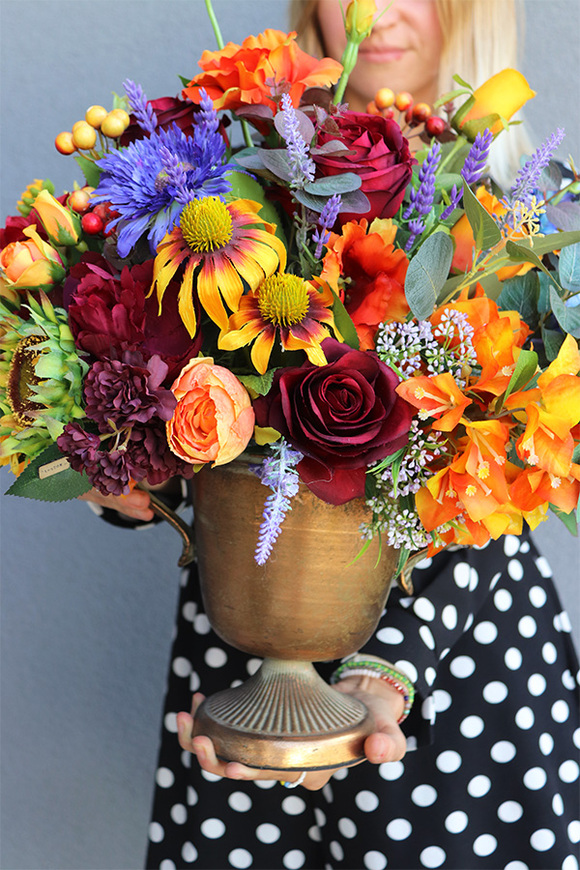 Jesienna Netlua, kompozycja kwiatowa w pucharze