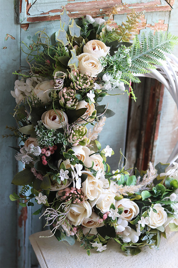 Tatiana, asymetryczny wianek na drzwi, śr.45cm 