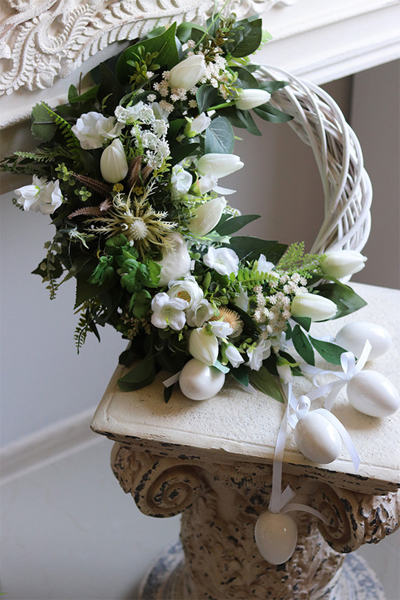 Zielona Ostoja, wielkanocny wianek z tulipanami