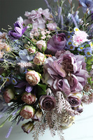 Violet Ambiente, kompozycja kwiatowa w naczyniu