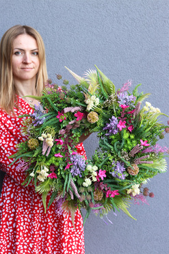 Merite Big, kwiatowy wianek na drzwi, śr.55cm