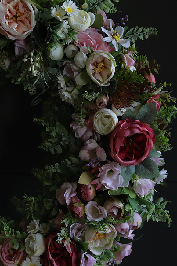 Pink Romantic, wianek kwiatowy na bazie obręczy metalowej