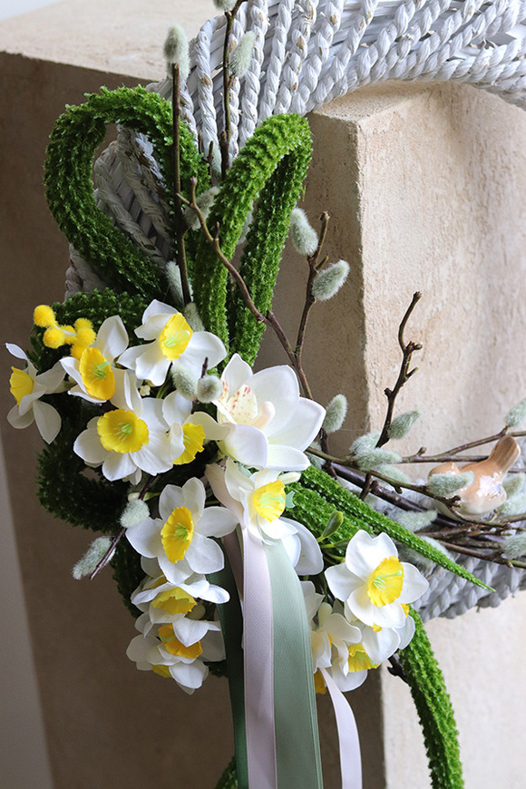 Seritte, asymetryczny wianek wiosenny