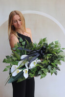 Kalla Isolire, wieniec nagrobny z kaliami