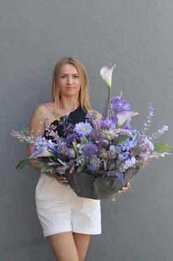 Violet Dori Volcan Light, nowoczesna kompozycja nagrobna, wym.70x70cm