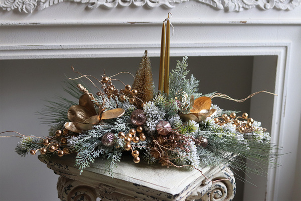 Gold Forest, świąteczny stroik ze świecami na tacce	