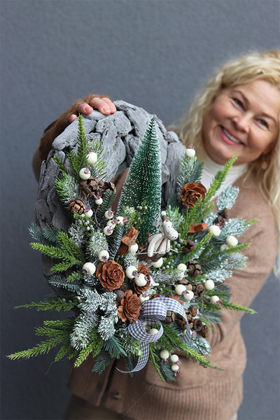 Ren na Nartach, asymetryczny zimowy wianek