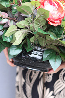 Grandma, kompozycja nagrobna w misie