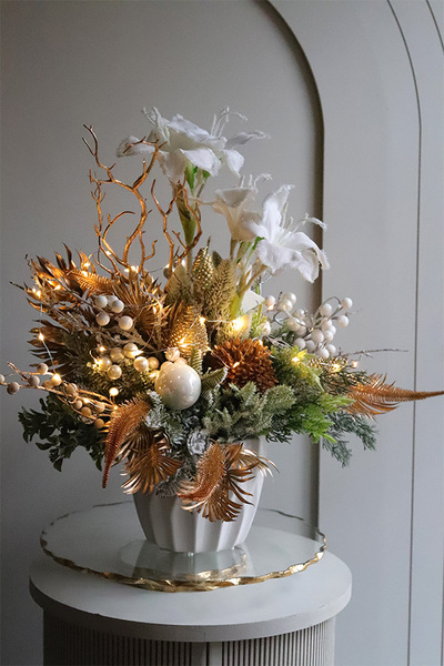 Amarylis Landia, zimowa kompozycja w osłonce