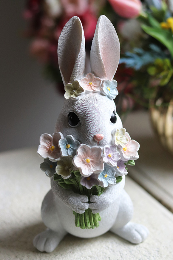 Sweetie Bunny, wielkanocna figurka zajączek z bukietem