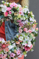 Nelida 2, różowy wianek na drzwi