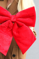 Aksamit Red, welurowa kokarda - pluszowa zawieszka