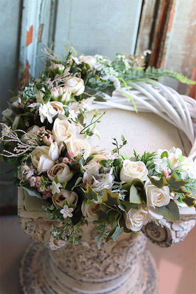 Tatiana, asymetryczny wianek na drzwi, śr.45cm 