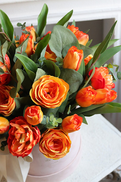 Orange Decor, flowerbox welurowy z pomarańczowymi kwiatami