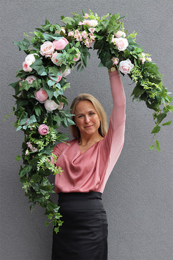 Beatrycze Morelle, dekoracyjna girlanda kwiatowa, dł.180cm