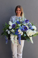 Opera Blue, kompozycja kwiatowa w donicy