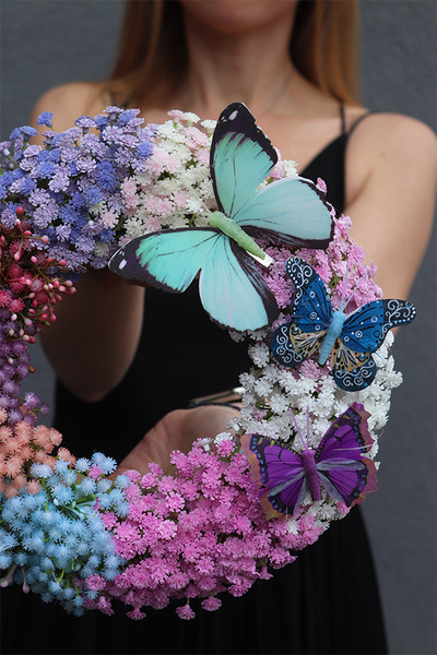 Alice, wiosenny wianek dekoracyjny z gipsówką