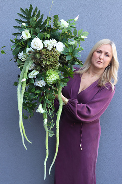 Lucilla, dekoracja nagrobna w drewnianej skrzyneczce, wym.50x70x46cm