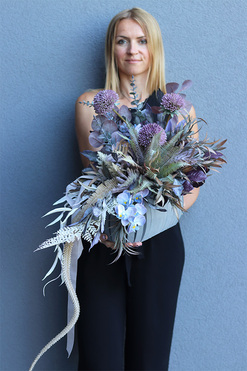 Blue Moon, dekoracja nagrobna w drewnianej skrzyneczce, wym.44x68x40cm